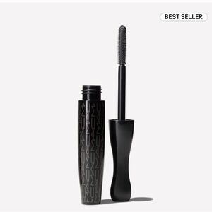 NWT- MAC IN EXTREME DIMENSION 3D BLACK LASH MASCARA